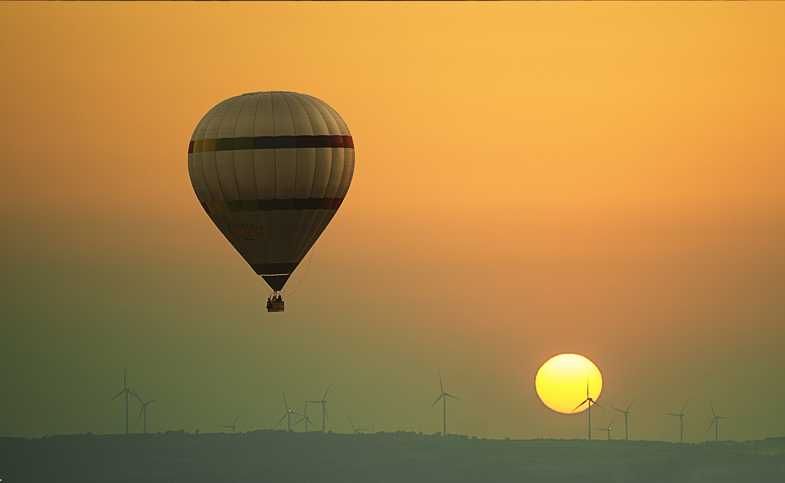 Volar en globo por la tarde